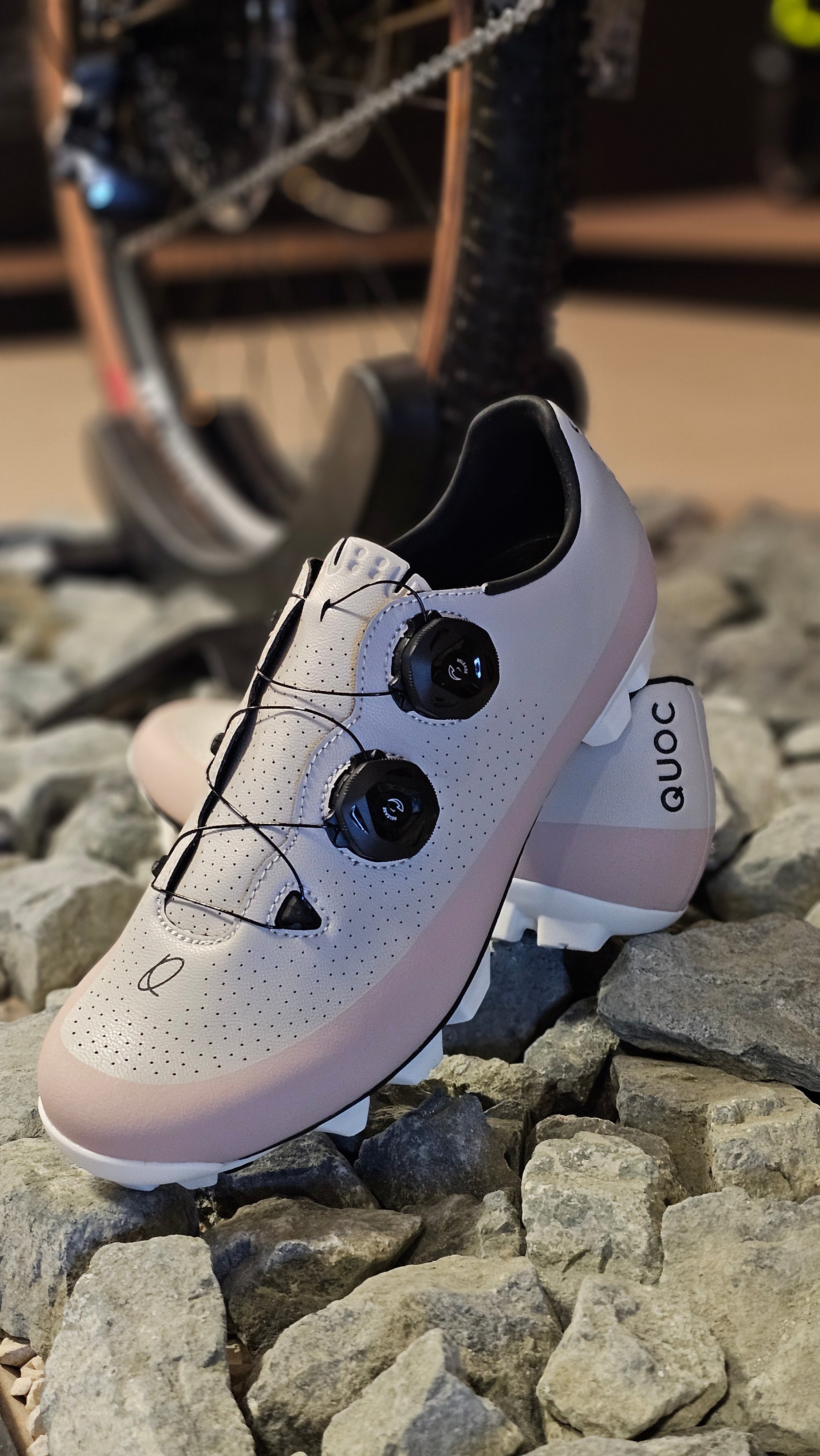 Footwear/Shoes for cycling